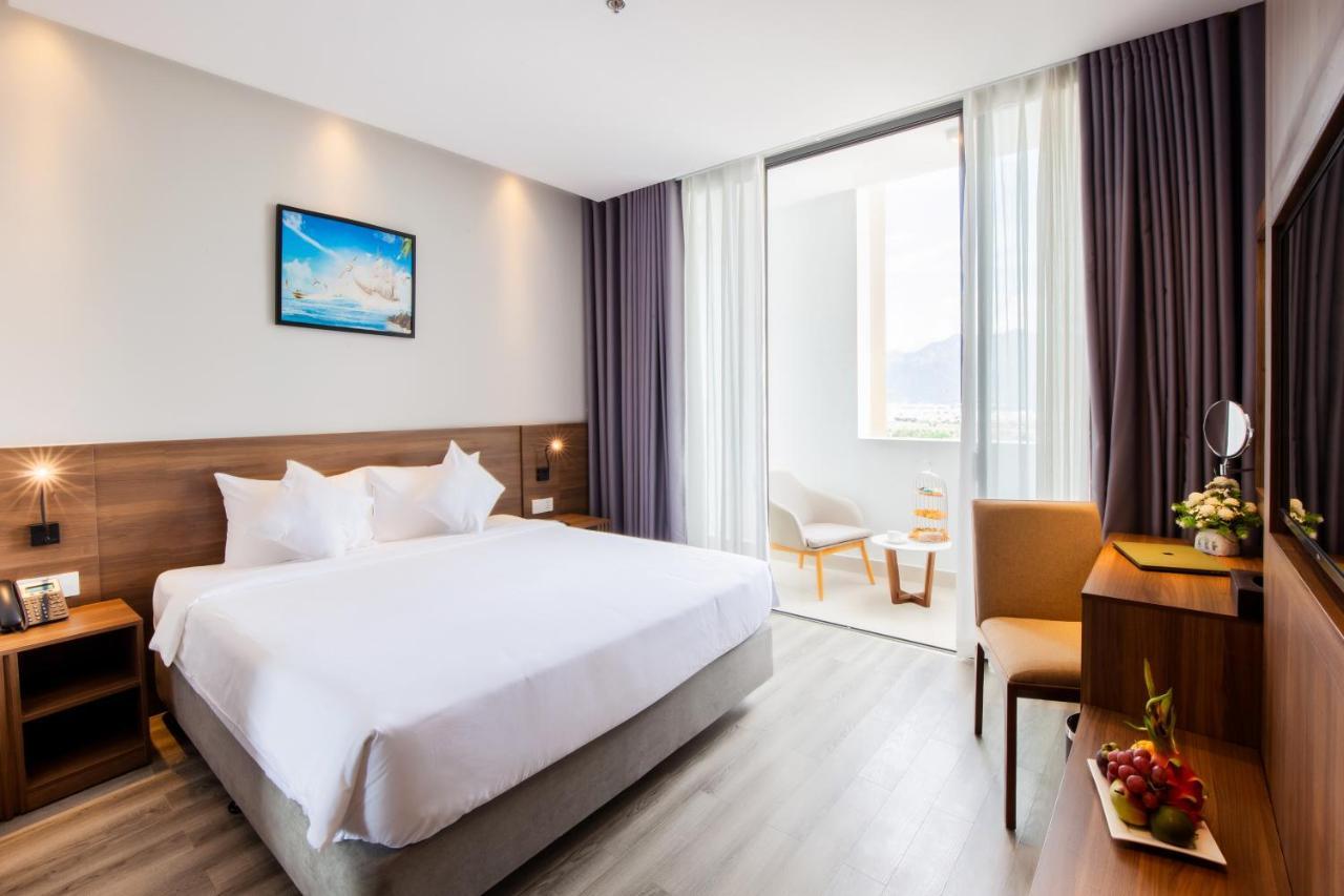 Merlot Hotel Nha Trang Zewnętrze zdjęcie